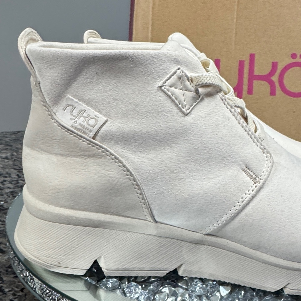 Ryka Candid Gardenia white Cream Ankle shoes NWT 9.5 - Picture 3 of 13